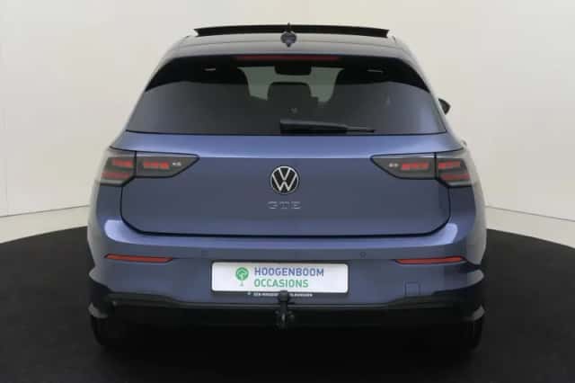 Volkswagen Golf (2025) thumbnail 4