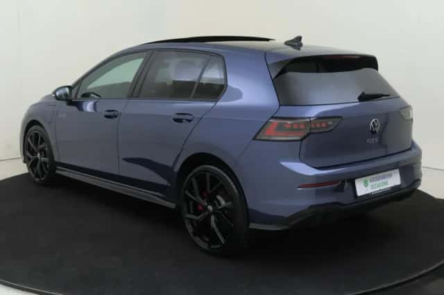 Volkswagen Golf (2025) thumbnail 3