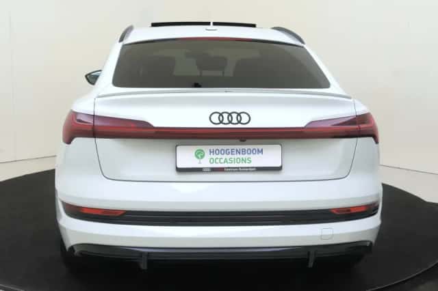 Audi e-tron (2023) thumbnail 4
