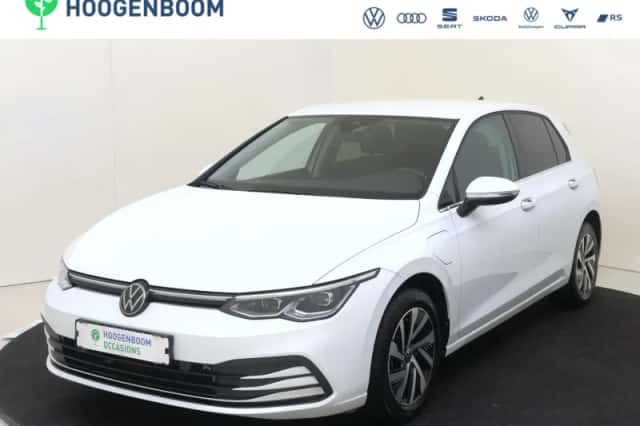 Volkswagen Golf (2023) thumbnail 1