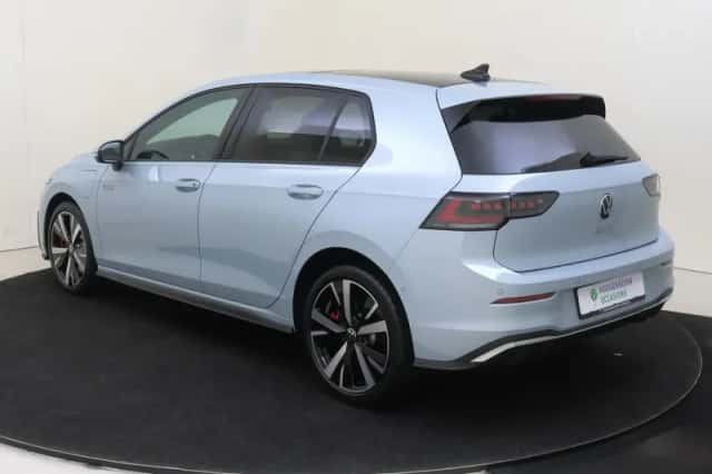 Volkswagen Golf (2025) thumbnail 3