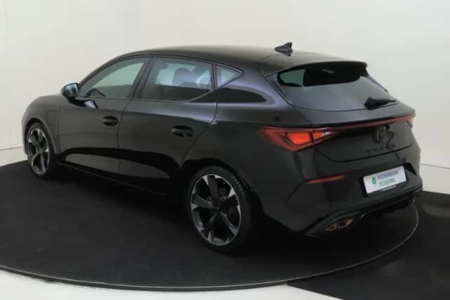 CUPRA Leon (2023) thumbnail 3