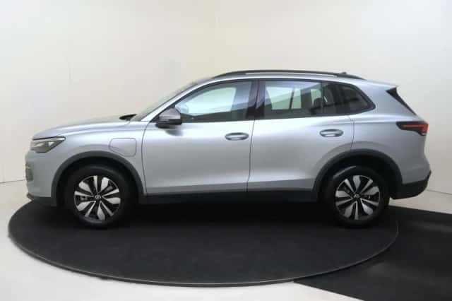 Volkswagen Tiguan (2025) thumbnail 2