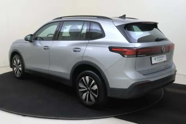 Volkswagen Tiguan (2025) thumbnail 3