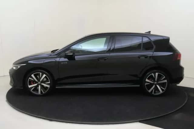 Volkswagen Golf (2025) thumbnail 2