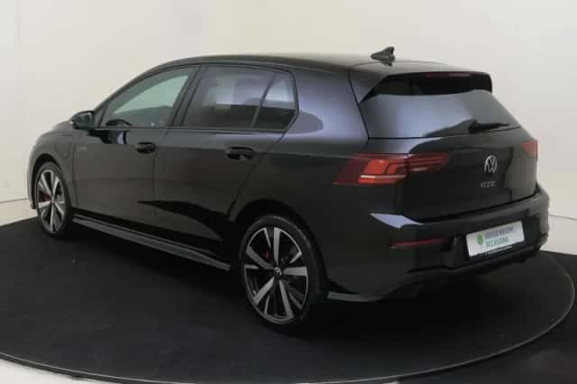 Volkswagen Golf (2025) thumbnail 3