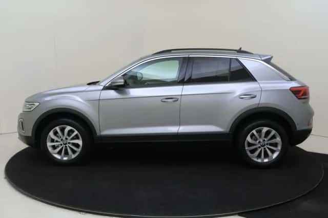 Volkswagen T-Roc (2025) thumbnail 2
