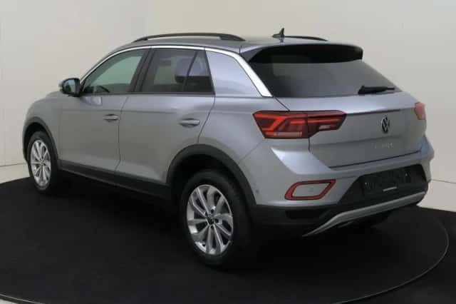 Volkswagen T-Roc (2025) thumbnail 3