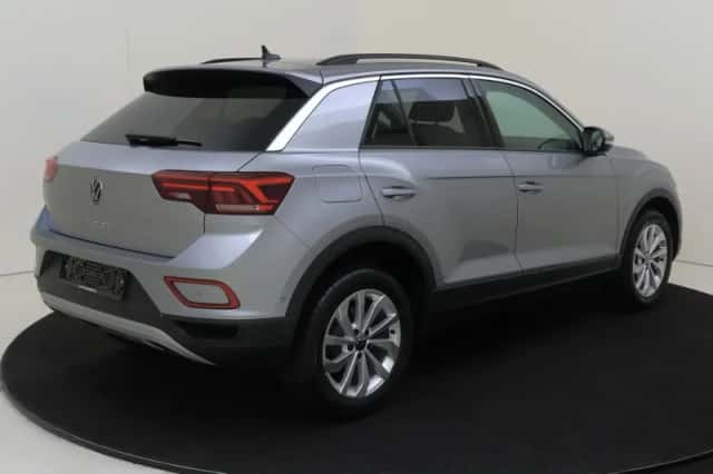Volkswagen T-Roc (2025) thumbnail 5