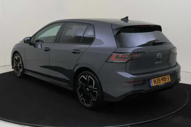 Volkswagen Golf (2025) thumbnail 3