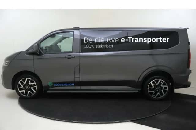 Volkswagen E-Transporter (2025) thumbnail 2