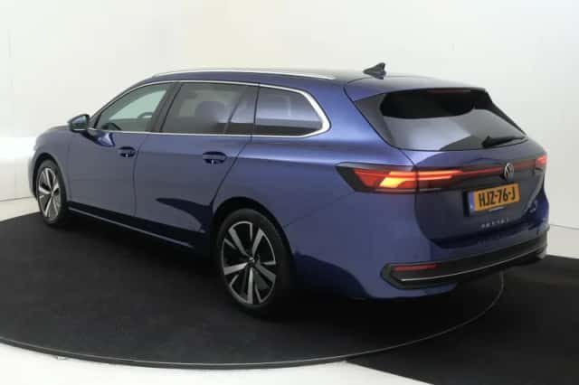 Volkswagen Passat (2025) thumbnail 3