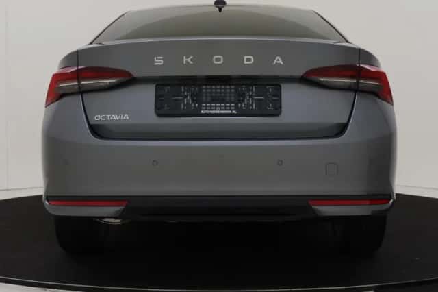 Škoda Octavia (2025) thumbnail 5
