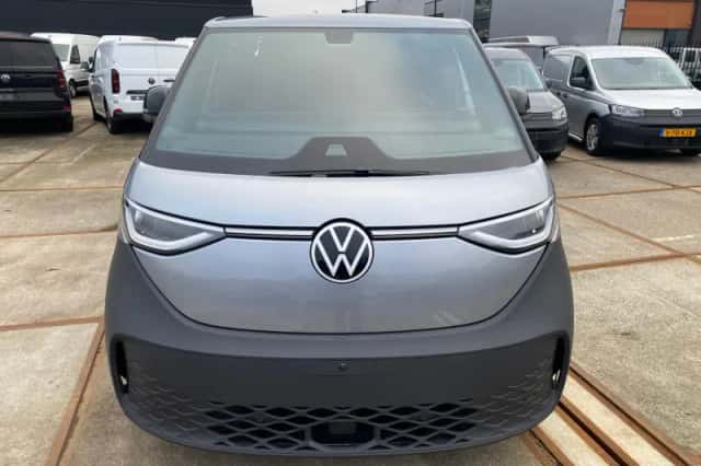 Volkswagen ID. Buzz (2026) thumbnail 2