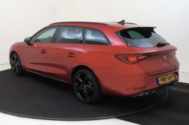 SEAT Leon Sportstourer (2025) thumbnail 3