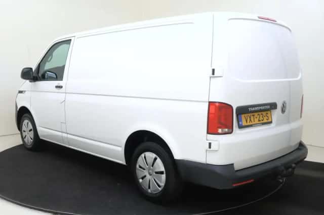 Volkswagen Transporter (2023) thumbnail 3