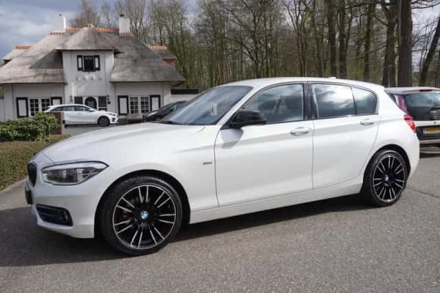 BMW 1-Serie (2018) thumbnail 1