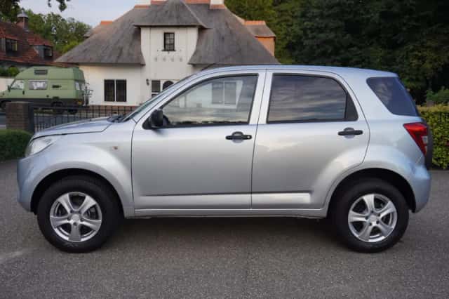 Daihatsu Terios (2007) thumbnail 2