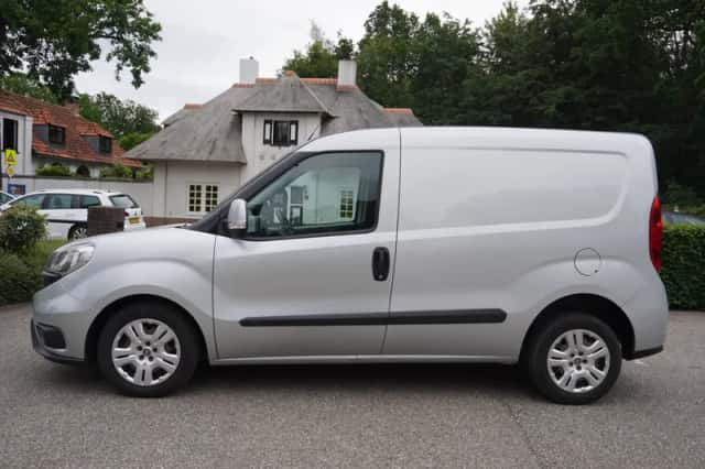 Fiat Doblò (2016) thumbnail 2