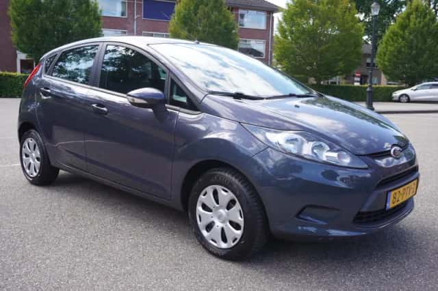 Ford Fiesta (2011) thumbnail 6