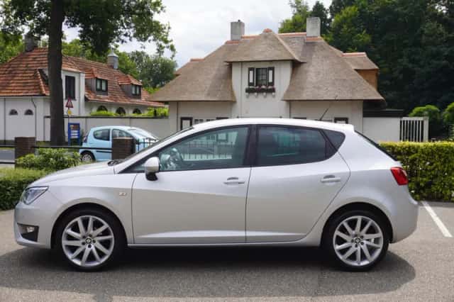 SEAT Ibiza (2017) thumbnail 2