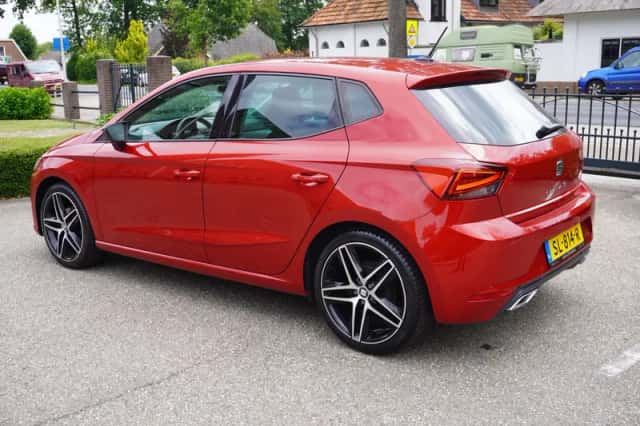 SEAT Ibiza (2018) thumbnail 3