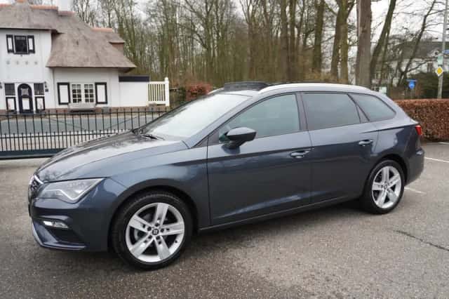 SEAT Leon (2019) thumbnail 1