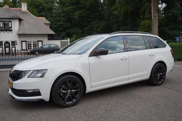 Škoda Octavia (2019) thumbnail 1