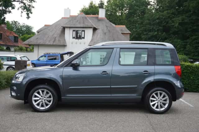 Škoda Yeti (2015) thumbnail 2