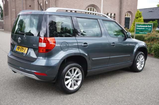 Škoda Yeti (2015) thumbnail 4