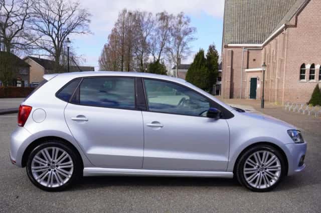 Volkswagen Polo (2013) thumbnail 5