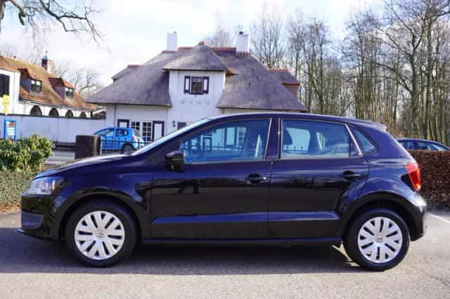 Volkswagen Polo (2011) thumbnail 2