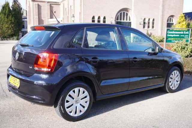 Volkswagen Polo (2011) thumbnail 4