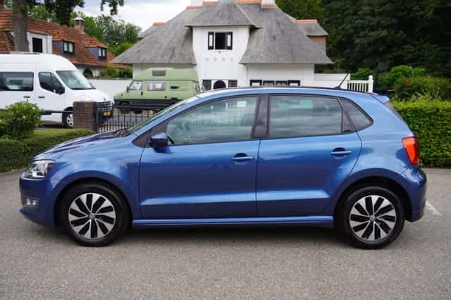 Volkswagen Polo (2016) thumbnail 2