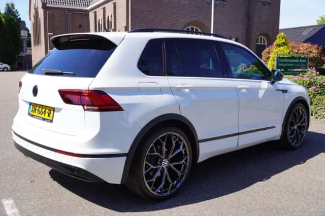Volkswagen Tiguan (2019) thumbnail 4