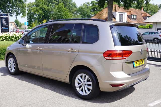 Volkswagen Touran (2019) thumbnail 3