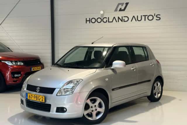 Suzuki Swift (2005) thumbnail 3