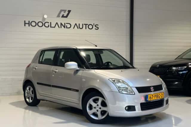 Suzuki Swift (2005) thumbnail 4
