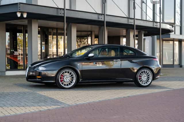 Alfa Romeo GT (2006) thumbnail 1