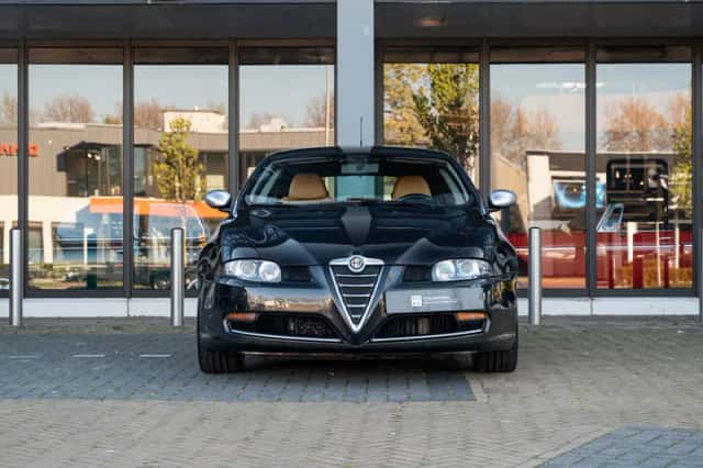 Alfa Romeo GT (2006) thumbnail 2