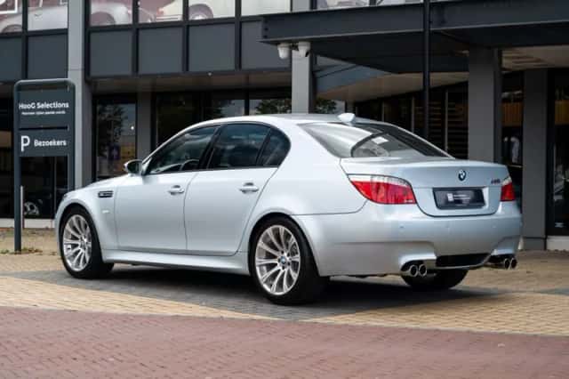 BMW M5 (2007) thumbnail 3