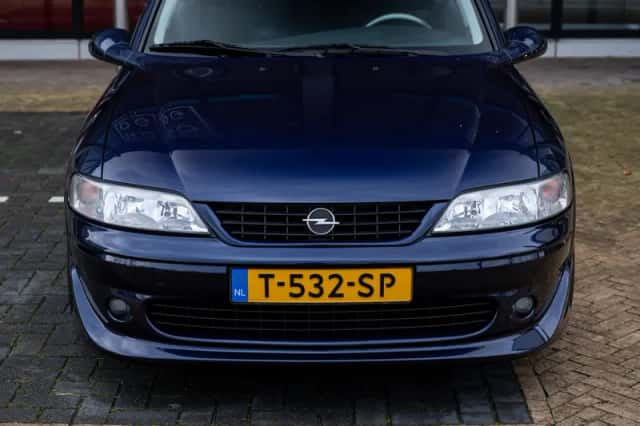 Opel Vectra (1999) thumbnail 5