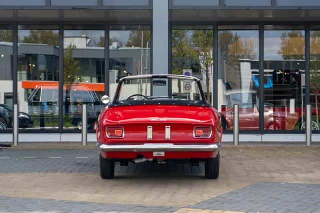 Alfa Romeo Giulia (1965) thumbnail 6