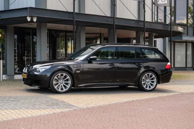 BMW M5 (2007) thumbnail 1