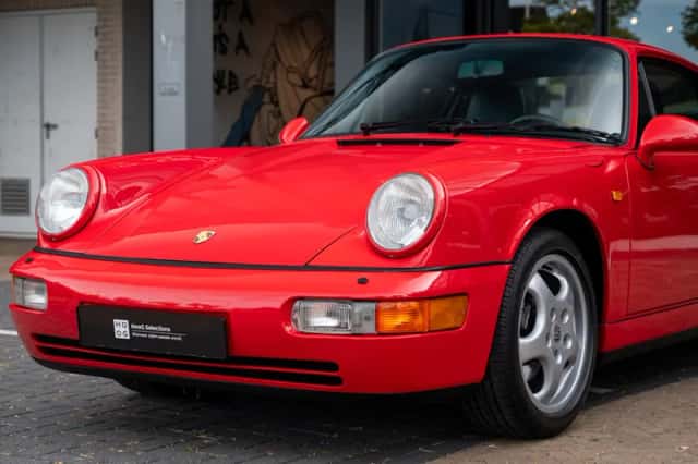 Porsche 911 (1993) thumbnail 2