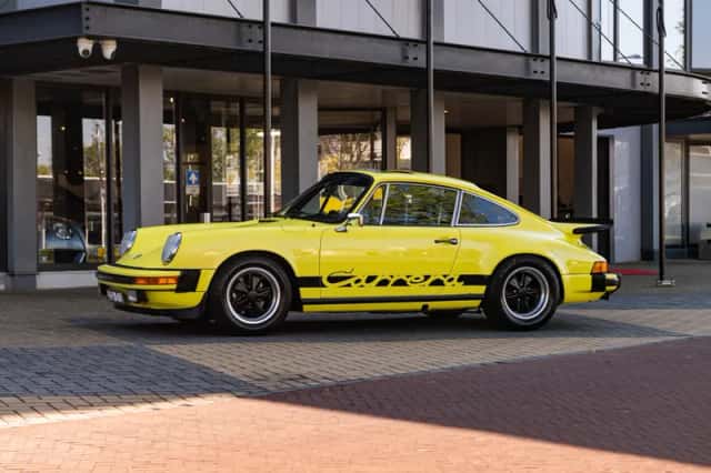 Porsche 911 (1975) thumbnail 1