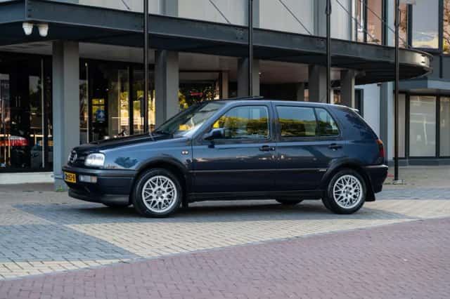 Volkswagen Golf (1993) thumbnail 1