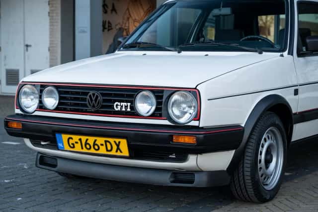 Volkswagen Golf (1989) thumbnail 2