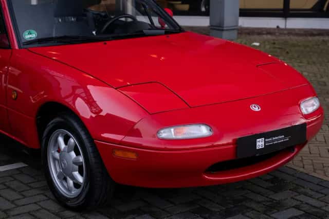 Mazda MX-5 (1995) thumbnail 4