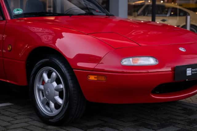 Mazda MX-5 (1995) thumbnail 5